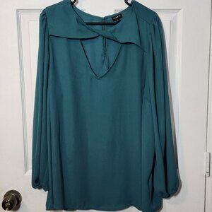 Torrid Georgette Twist Front Keyhole Blouse - Size 2X (18W/20W)